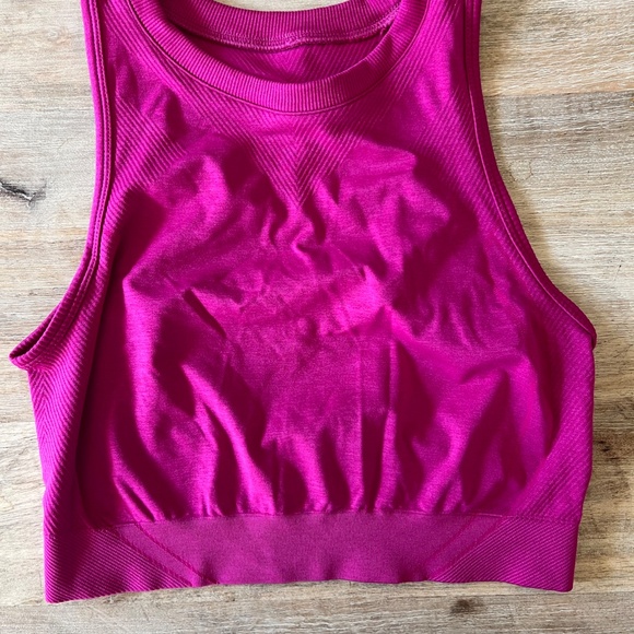 Alphalete Stratus Crop Tank - Magenta - Picture 4 of 4